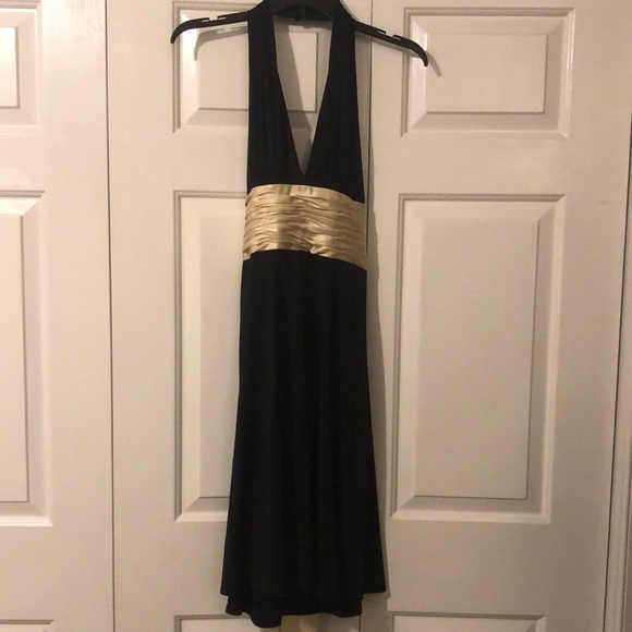 Maggie London Petites 4P cocktail dress - black with shimmery light gold sash. - Picture 1 of 4